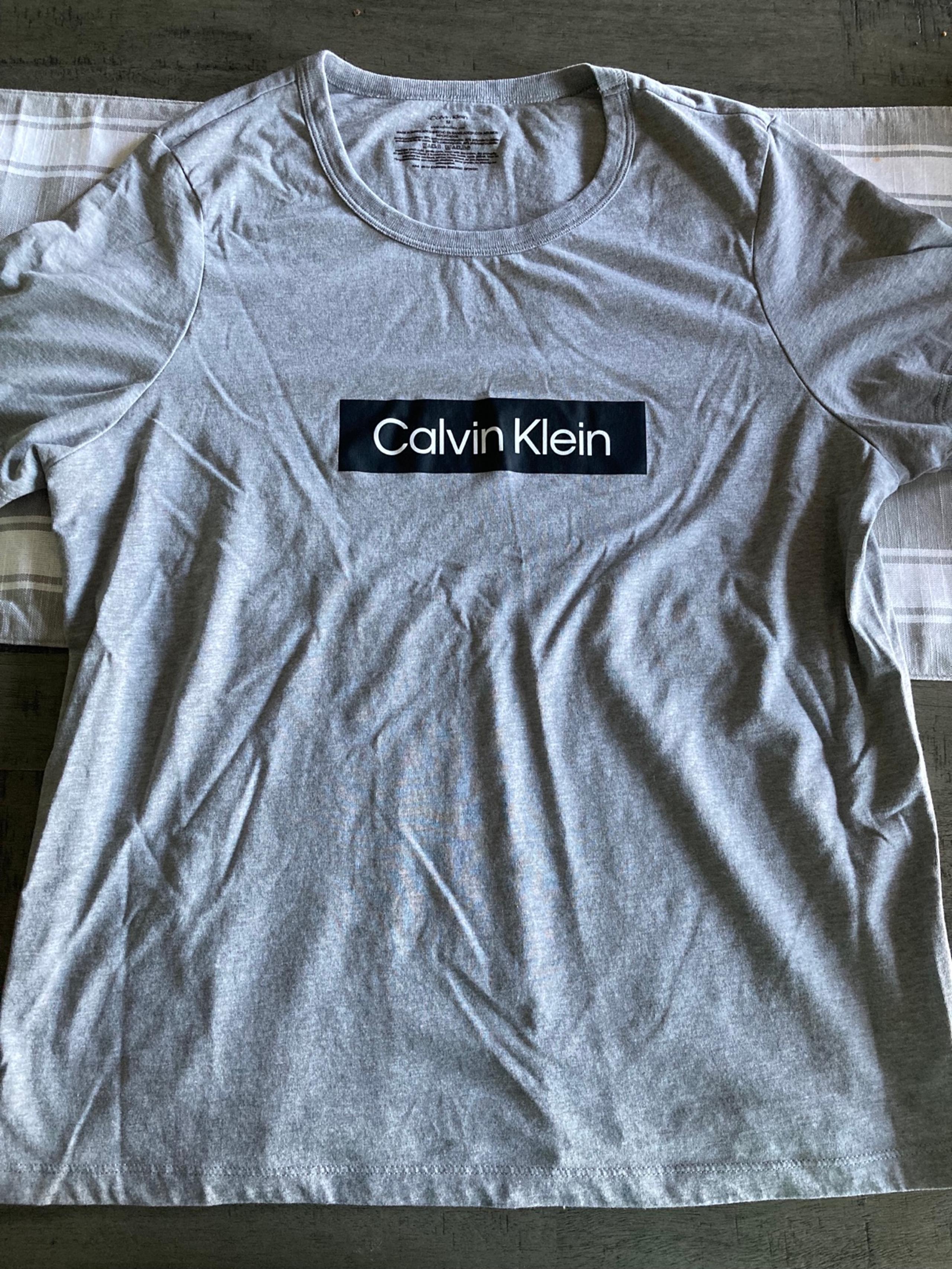 Calvin Klein T-shirt M