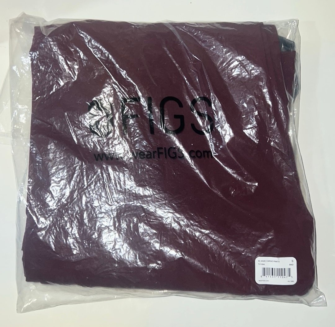 FIGS Kade Cargo Scrub Pants in Burgundy - Small REG