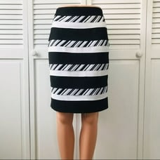 WHITE HOUSE BLACK MARKET Black White Bumble Bee Skirt Size 2