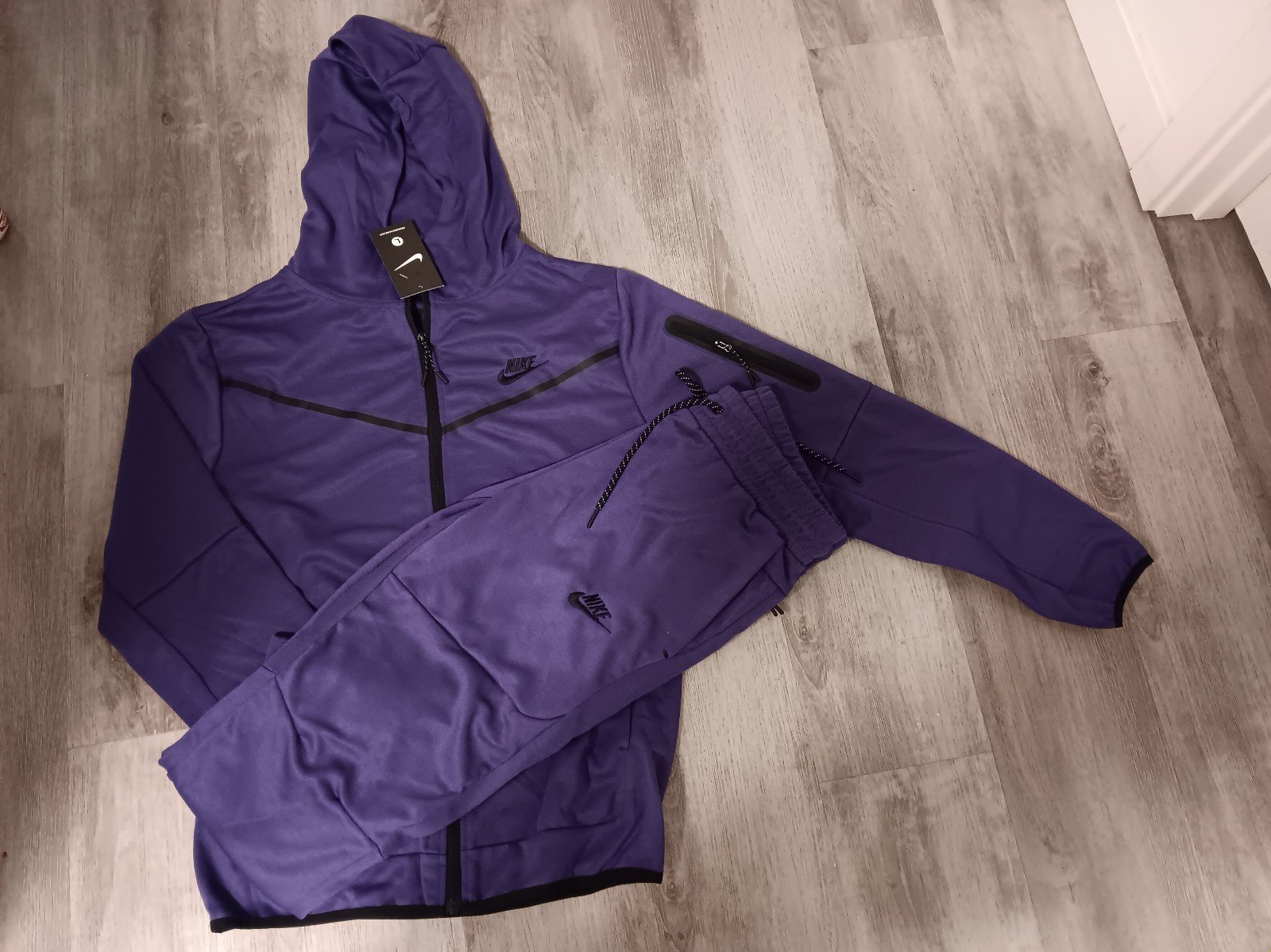 womens Nike tech