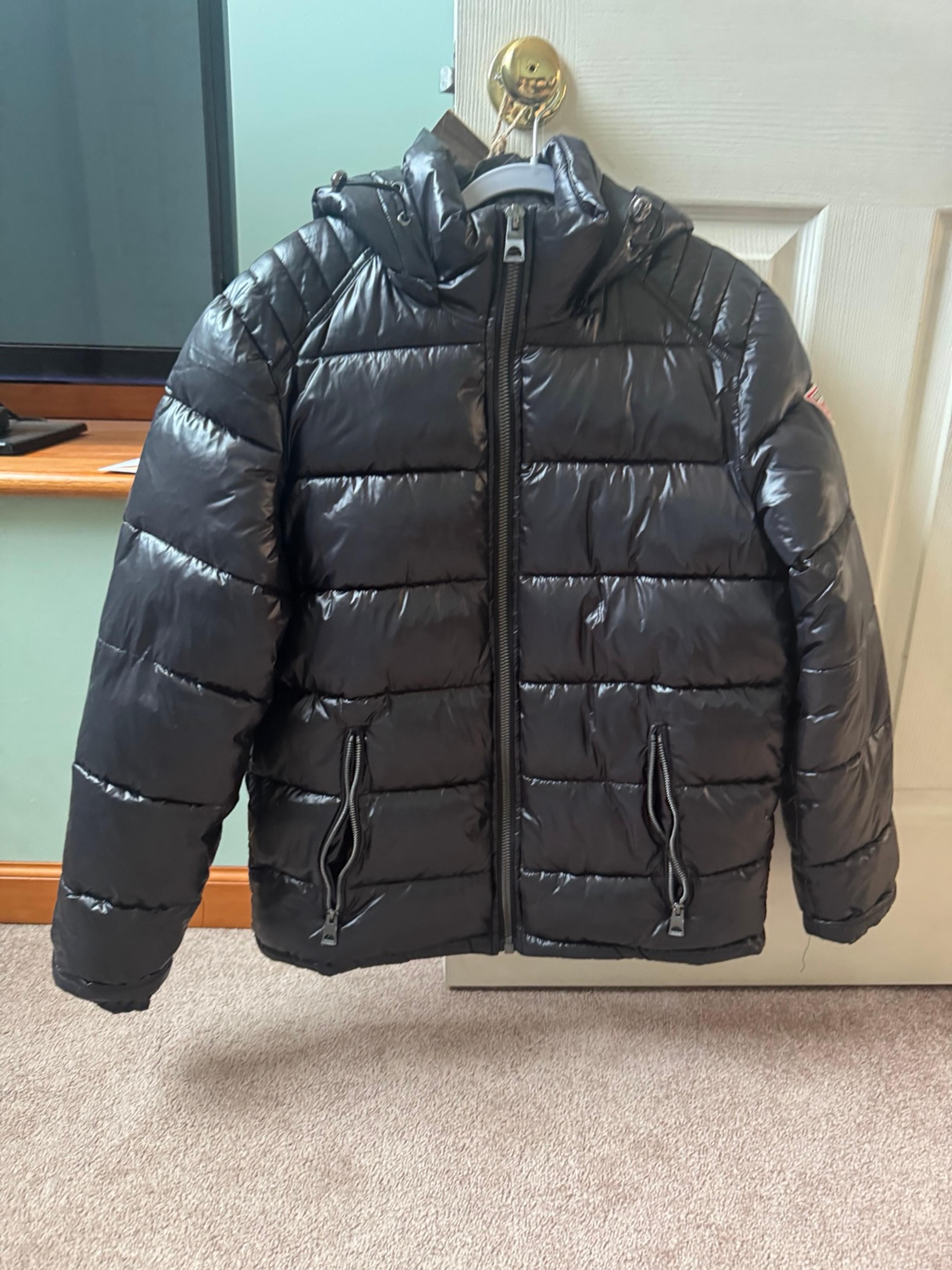 Guess Men’s Shiny hooded puffer
