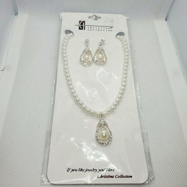 NWT Christina Collection Pearl Necklace & Earrings