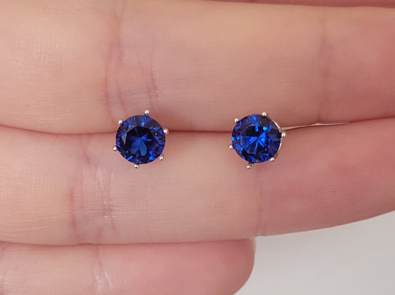 New 2ct Natural Blue Sapphire Stud Earrings