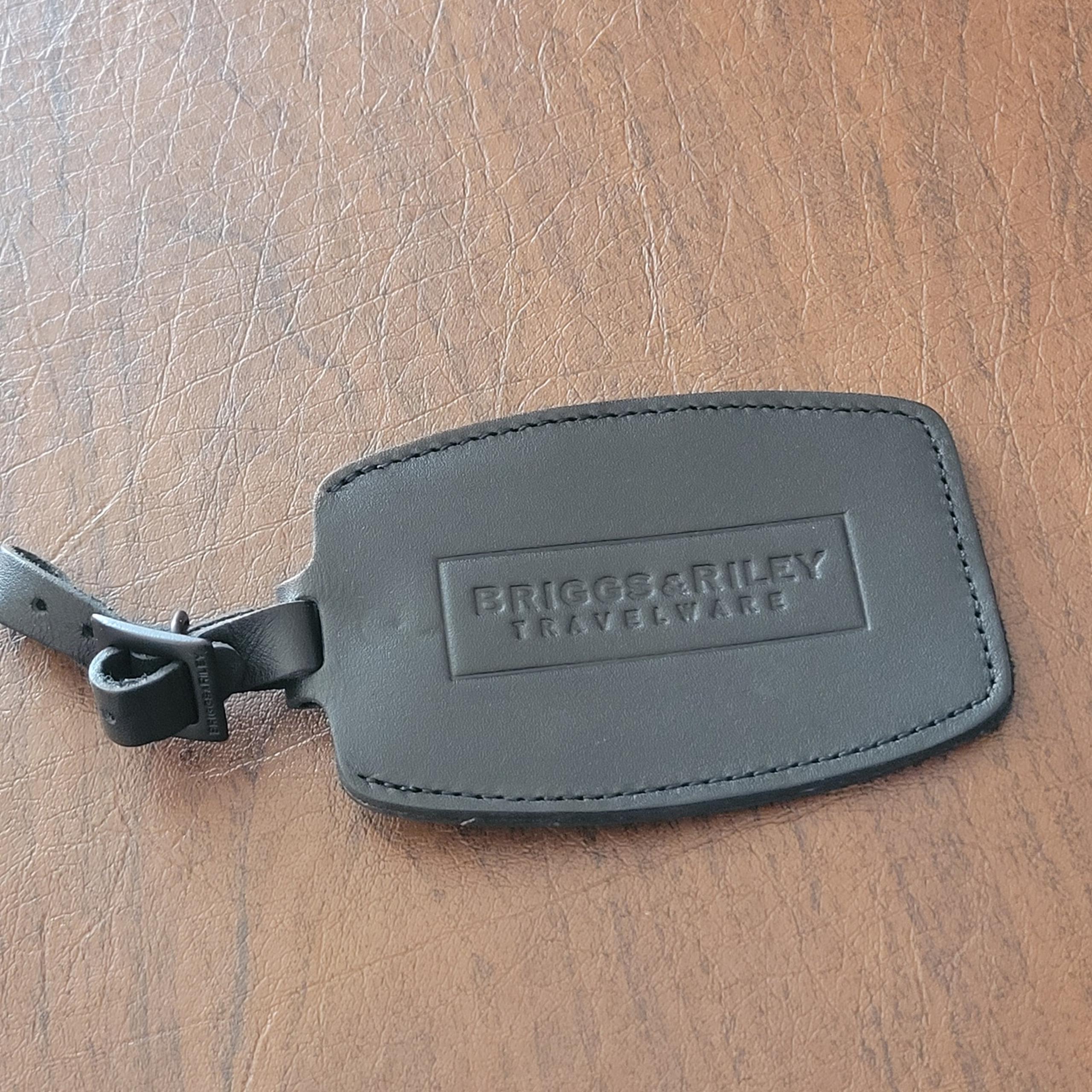 Briggs & Riley Leather Luggage ID Tag dentification Tag for Suitcases