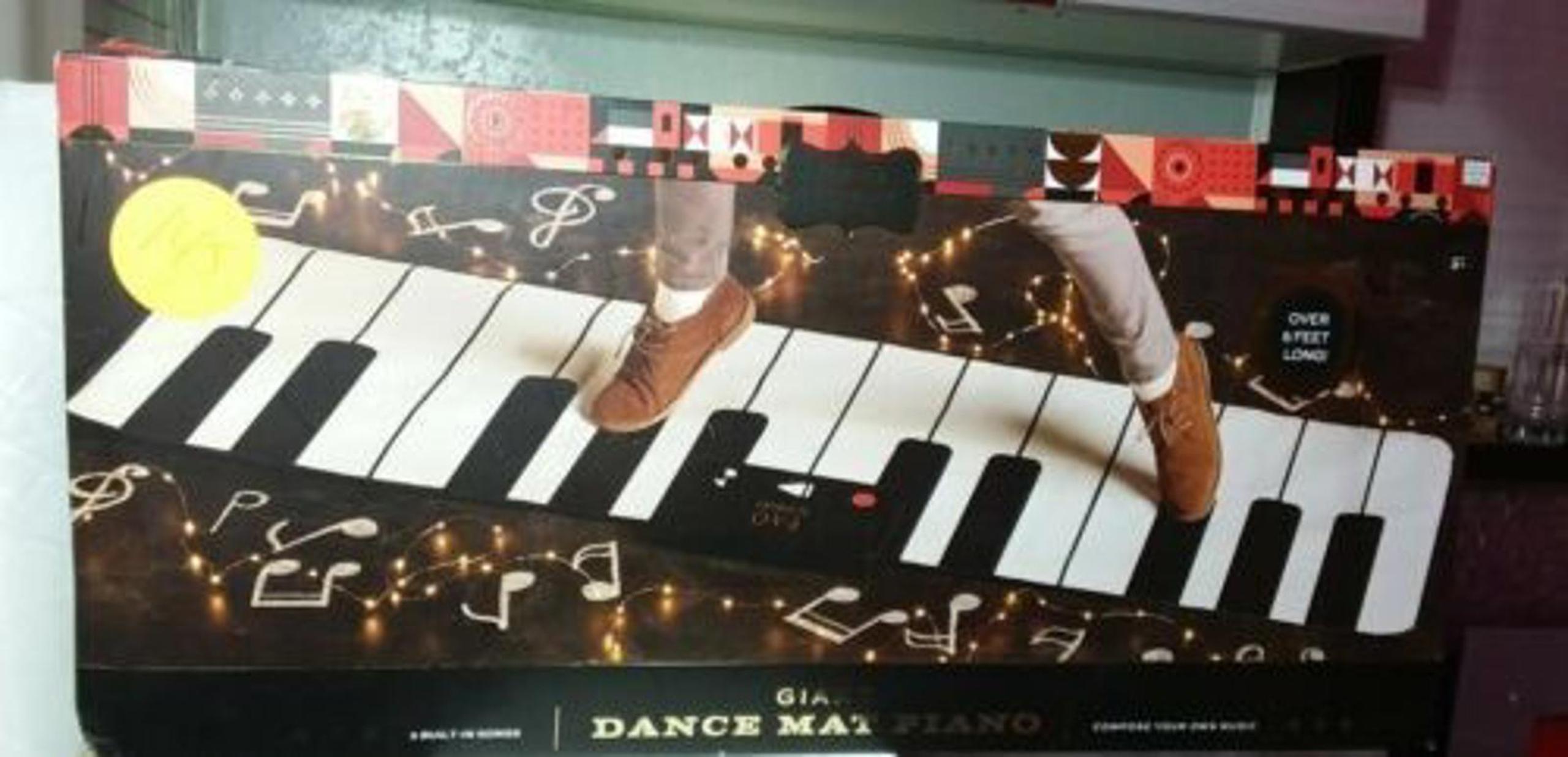 FAO Schwarz Giant  Piano Dance Mat Floor Feet Dancing to Play Music Tested/Works