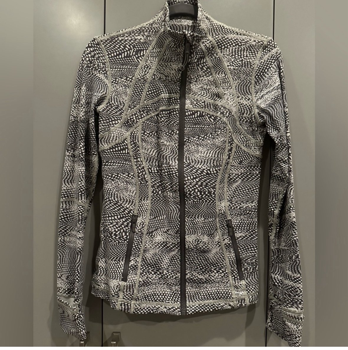 Lululemon Define Jacket sz 6