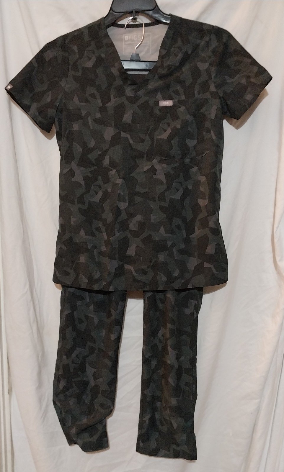 Figs, women’s Camo Bonsai Catarina FREEx top & womens Camo Bonsai Zamora FREEx