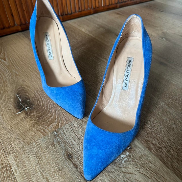 Manolo Blahnik Blue Suede Pumps Size Women’s US 7.5, EU 37.5