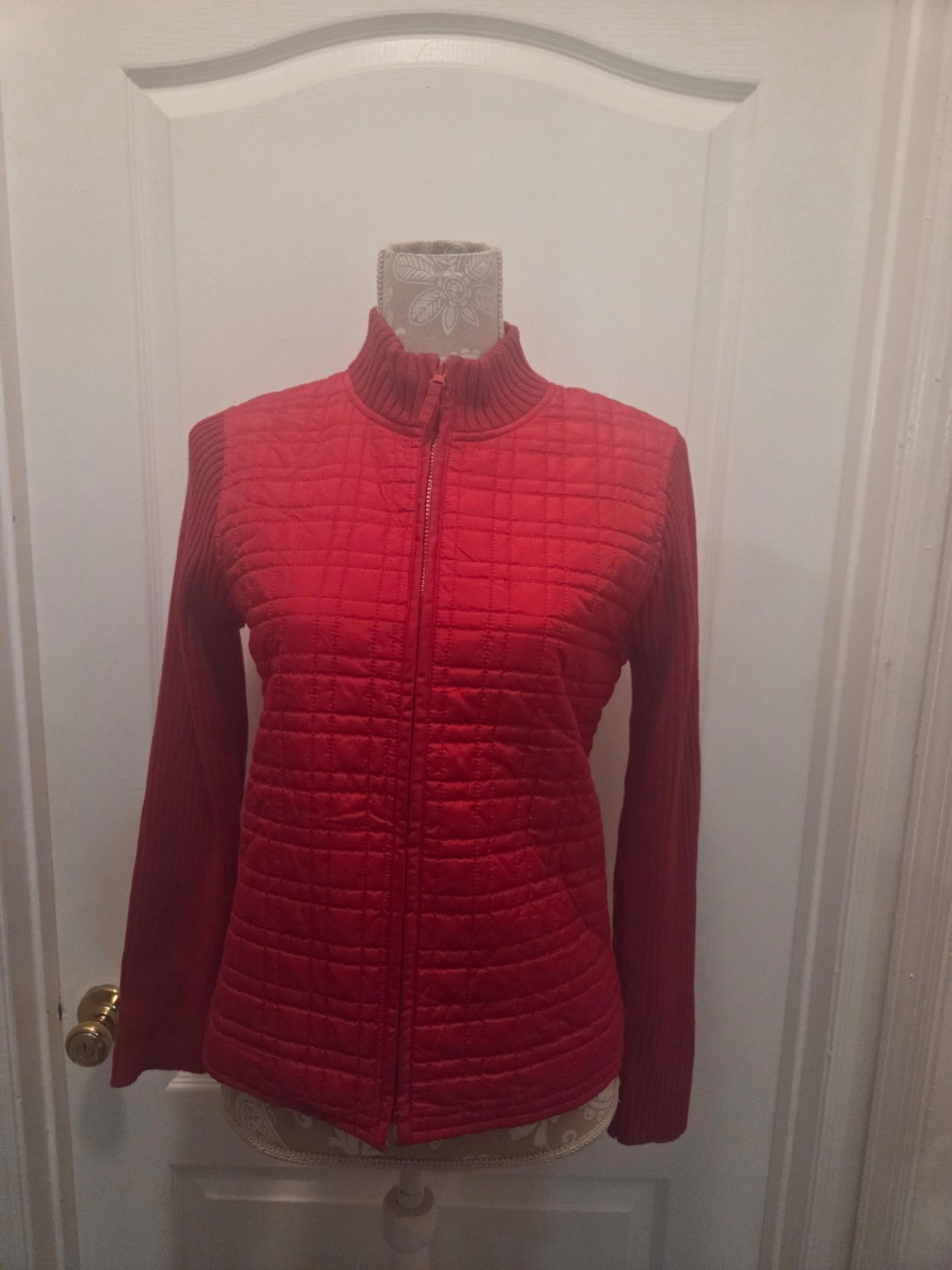 Women Red sleeves