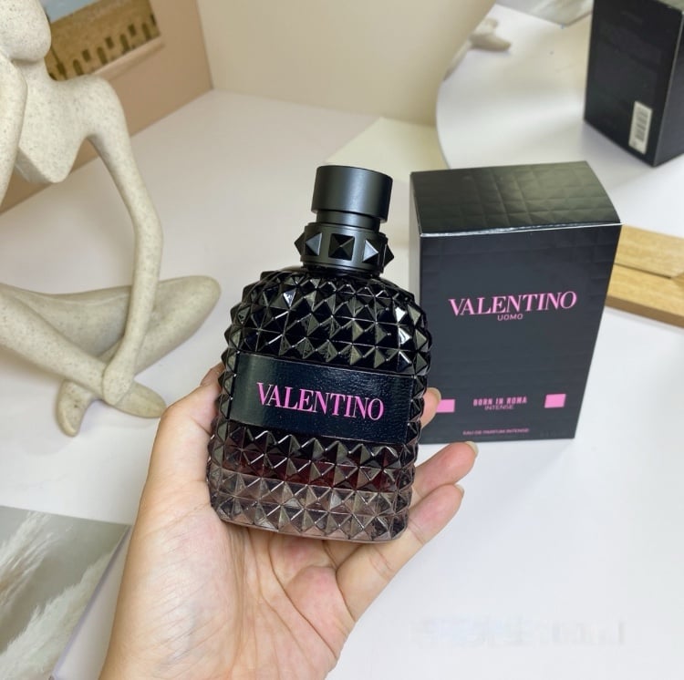 Valentino Uomo Born In Roma Intense With Box 3.4oz 100ml
