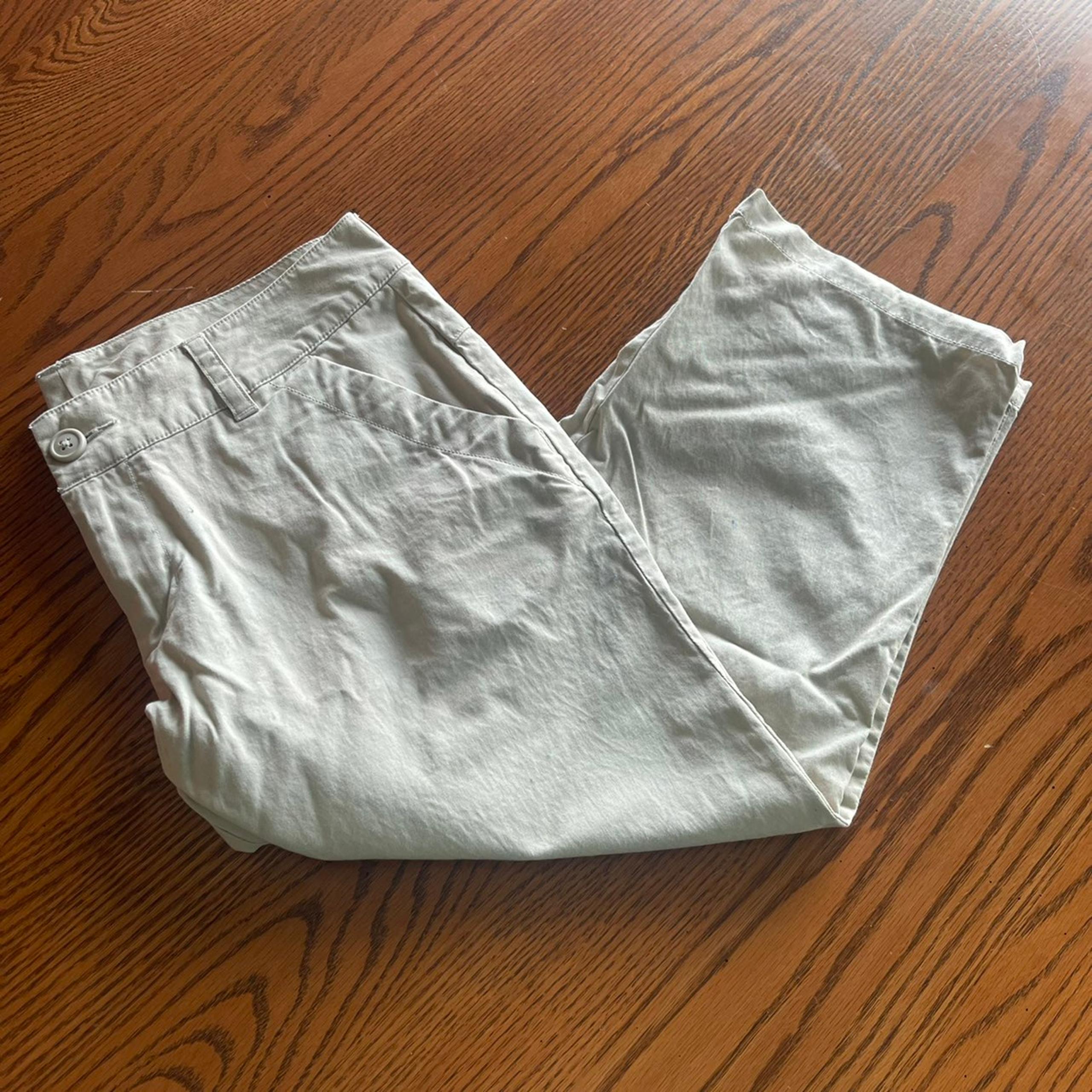 Womens Columbia Capris size 8