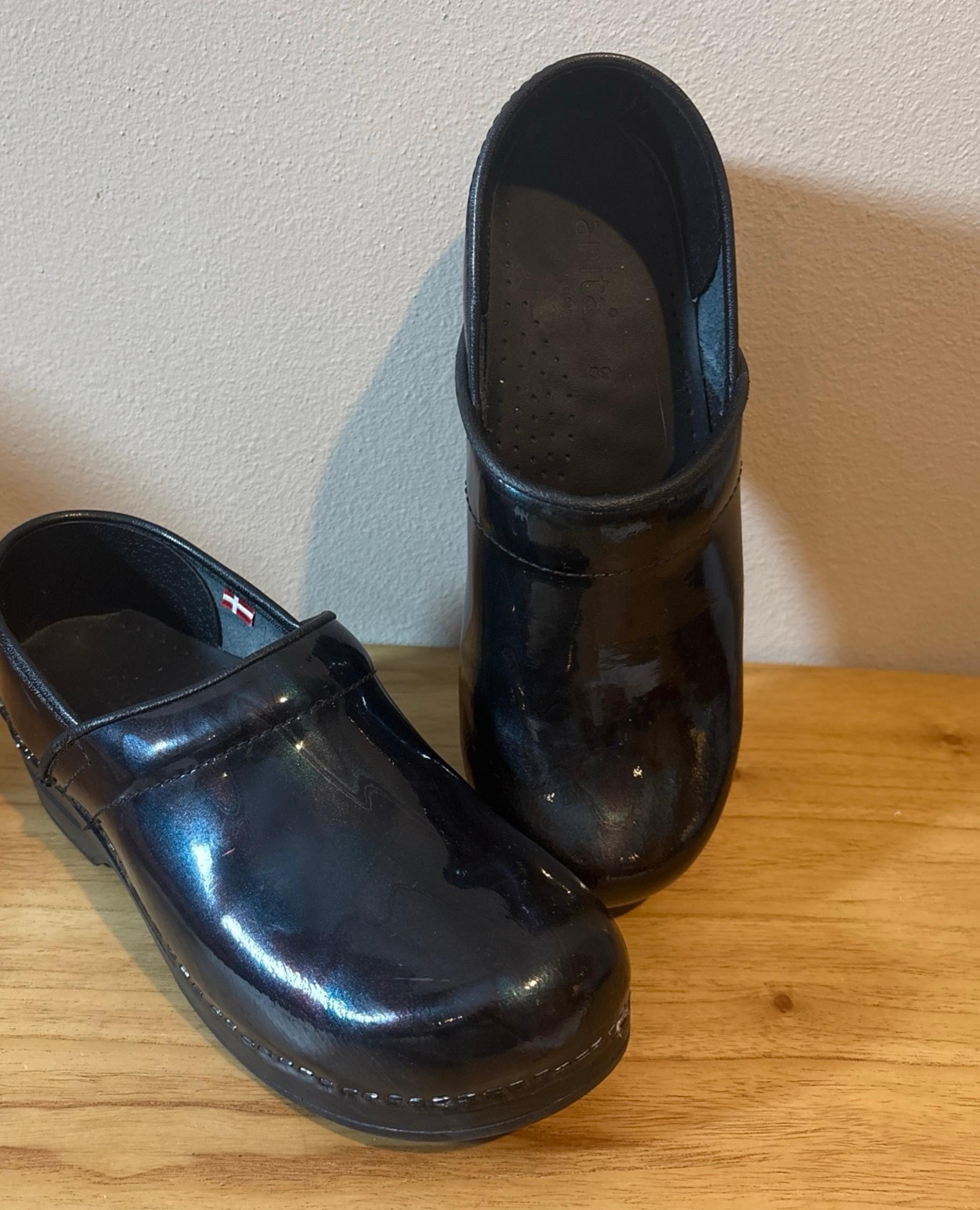 Sanita Shoes Womens 39 Clog Patent Leather Slip Resistant Comfort