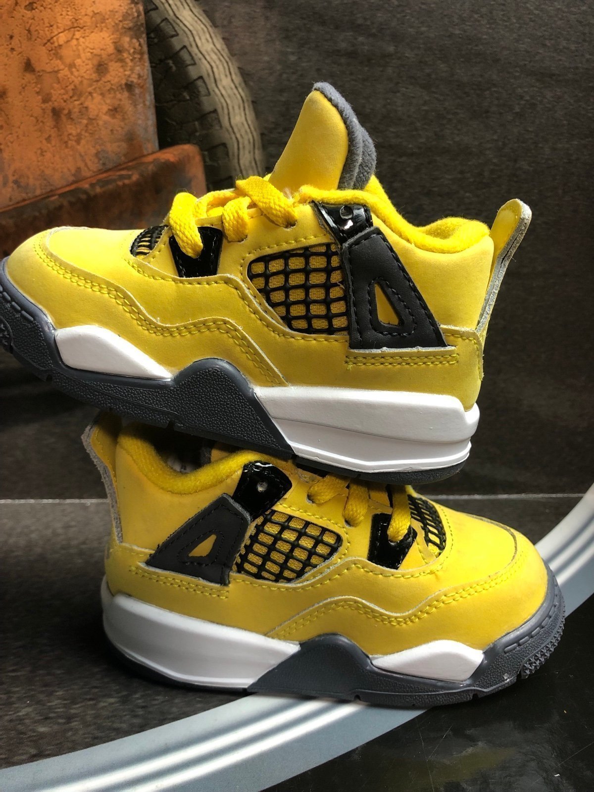 NIKE AIR JORDAN 4 RETRO (TD) "LIGHTNING 2021" TOUR YELLOW SZ 6C