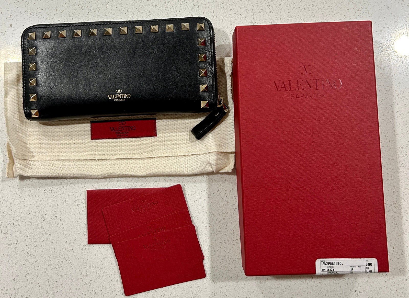 Valentino Rockstud Round Zipper Wallet
