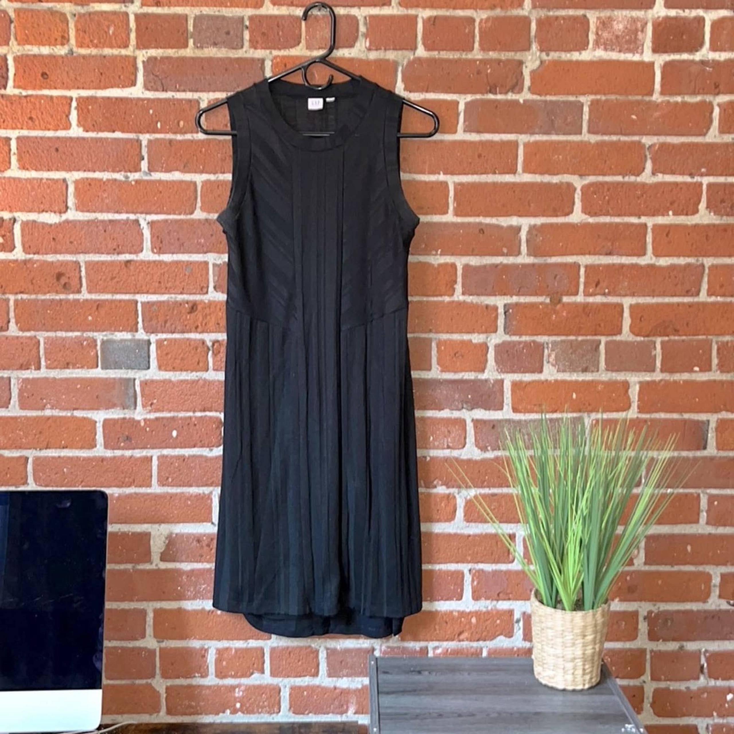 Gap Dress High Low Striped Black Size Small