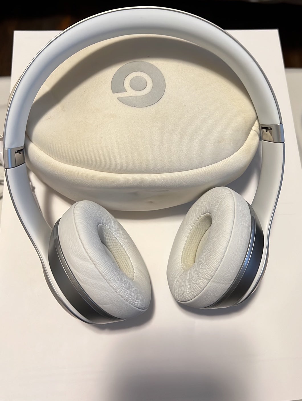 Beats by Dr. Dre Beats Solo³ Wireless in store Satin Silver