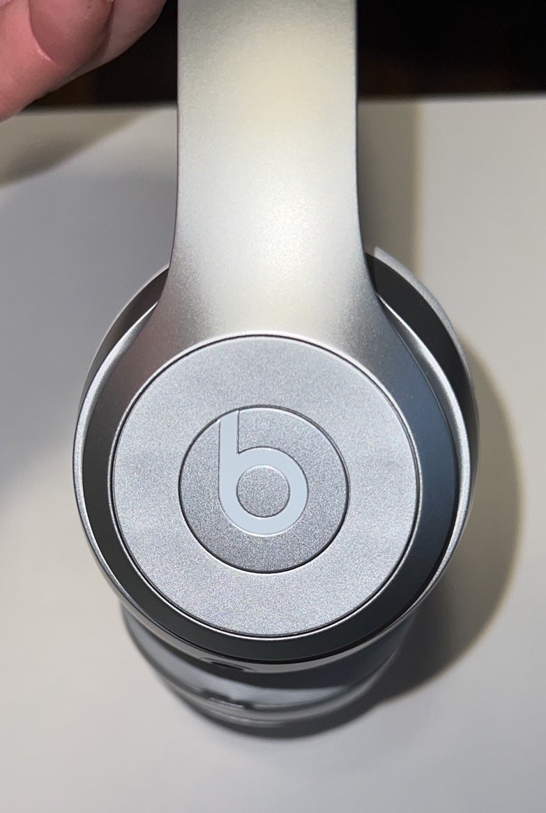Beats by Dr. Dre Beats Solo³ Wireless in store Satin Silver