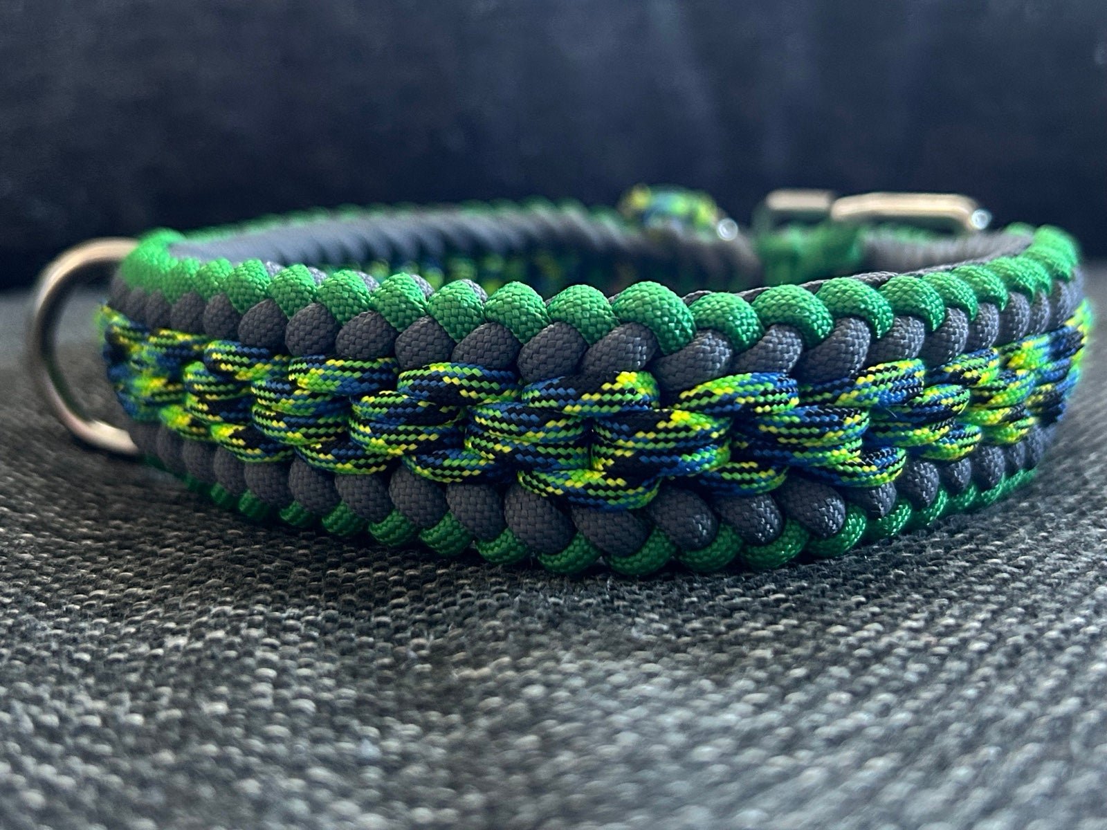 Paracord dog color