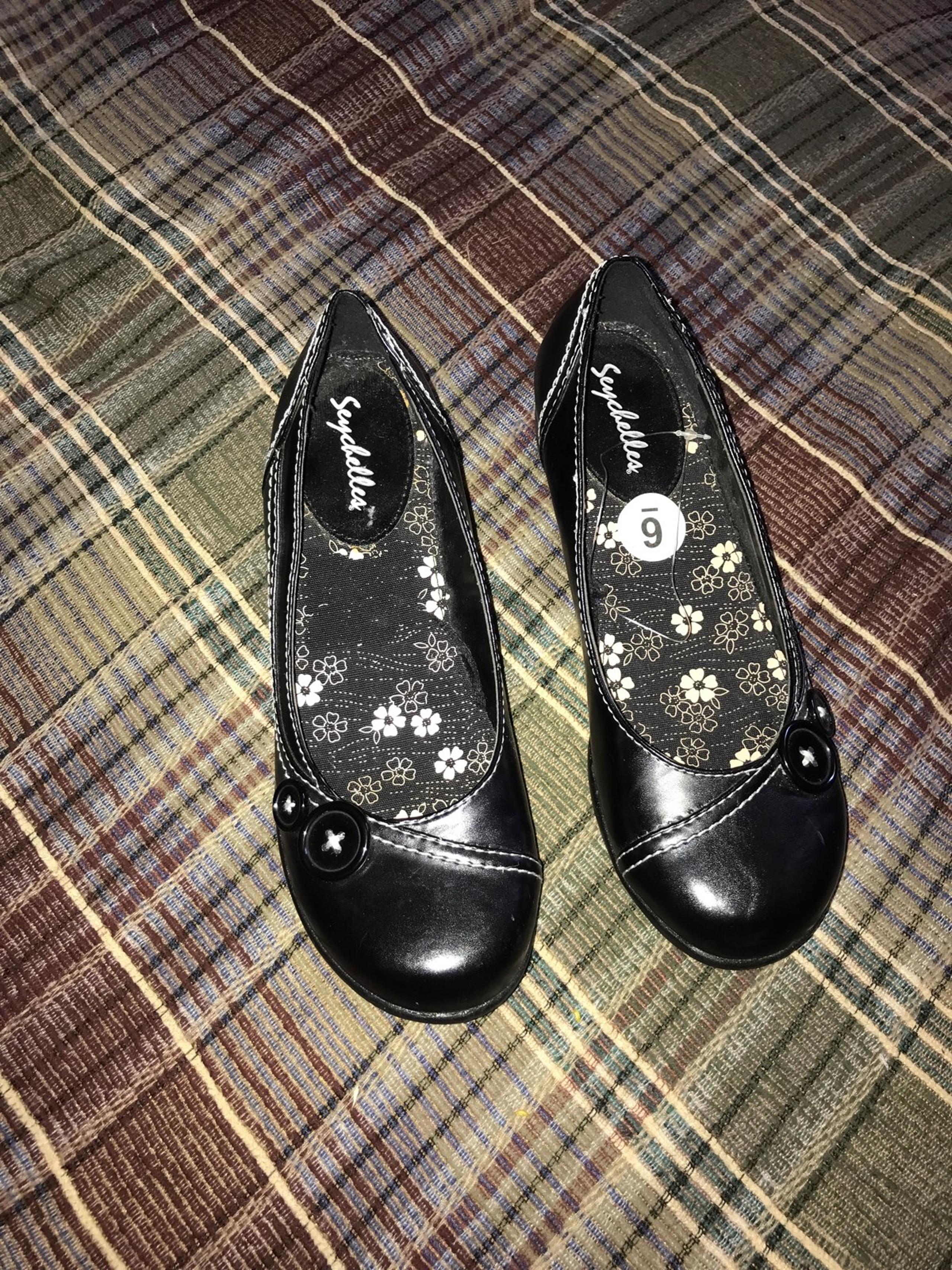 New Size 6 Seychelles Pumps