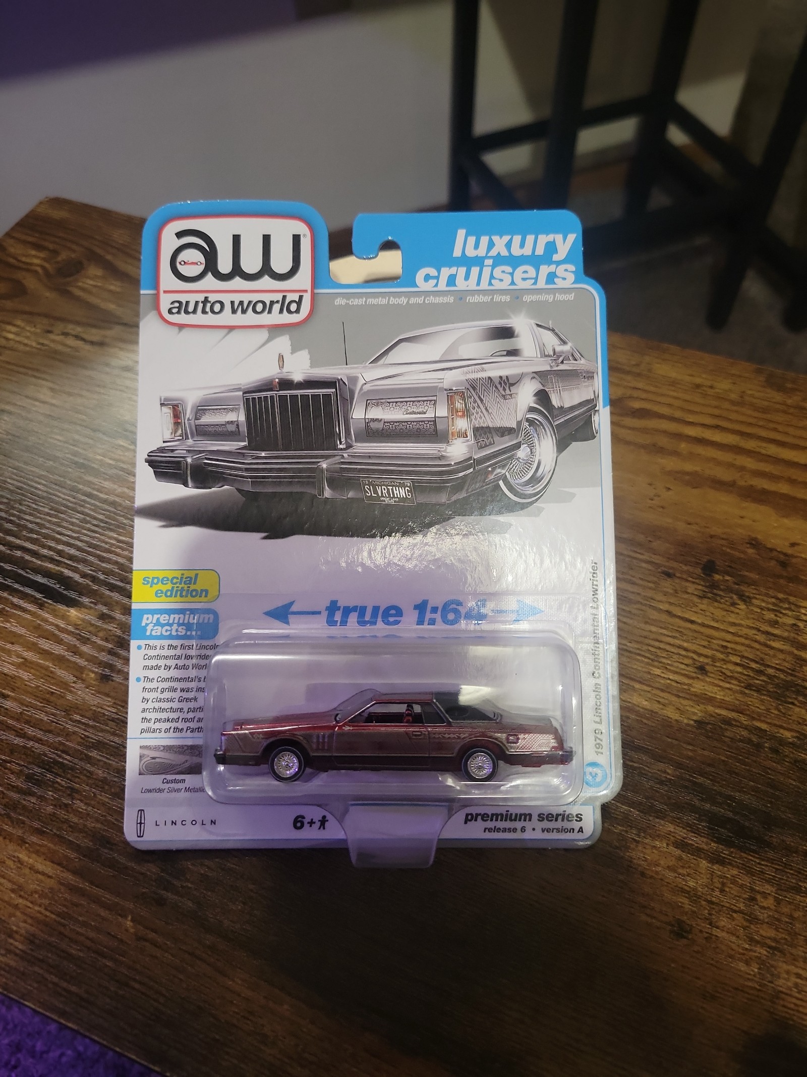 Auto World ultra red