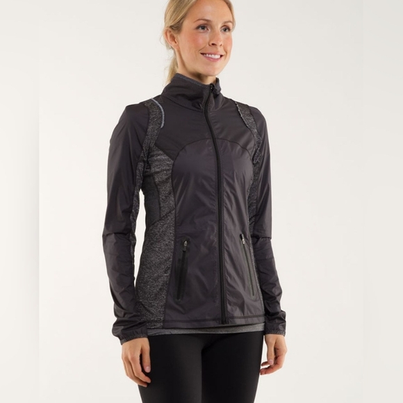 Lululemon Run: Featherweight Hybrid JacketBlack