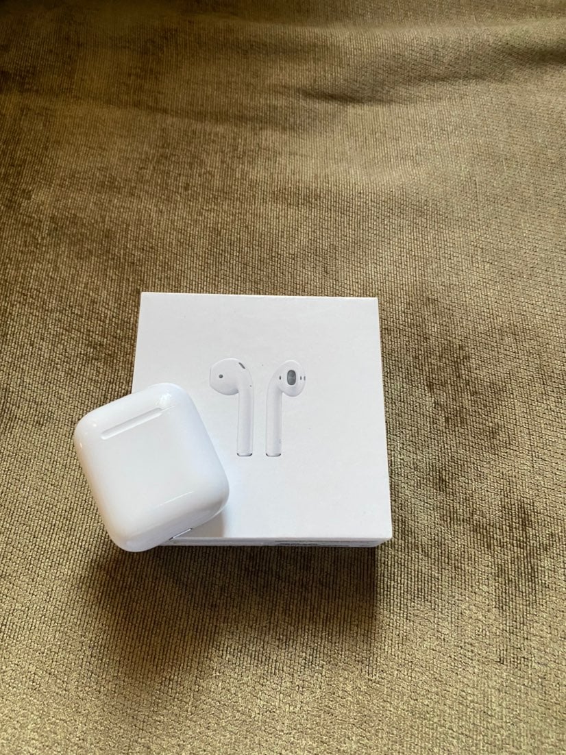 AirPods (1st generation)