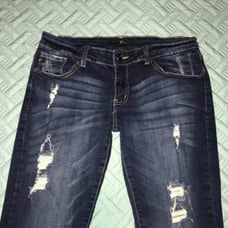 Kancan Dark Whiskered Distressed Destroyed Raw Hem Cropped Capri Jeans 11 29