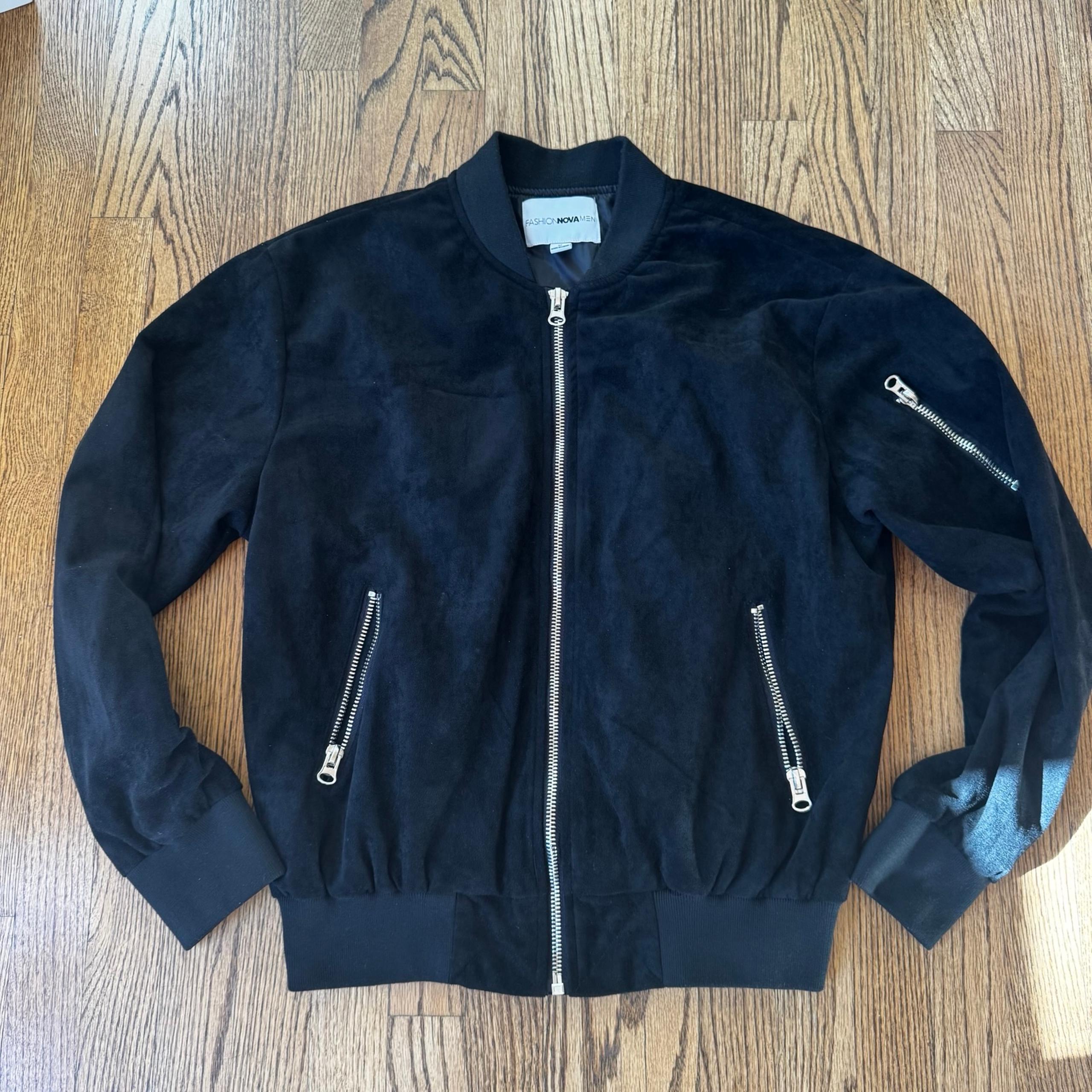 FashionNova men’s size medium suede bomber jacket with silver hardware