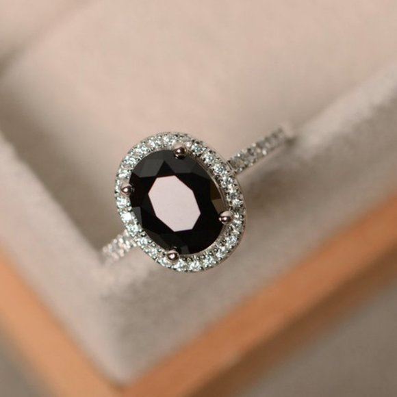 NEW 18K White Gold Black Onyx Halo Ring