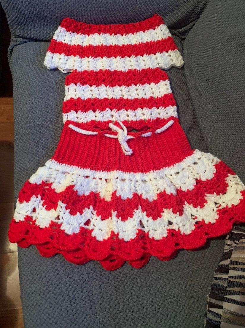 A crushate skirt set