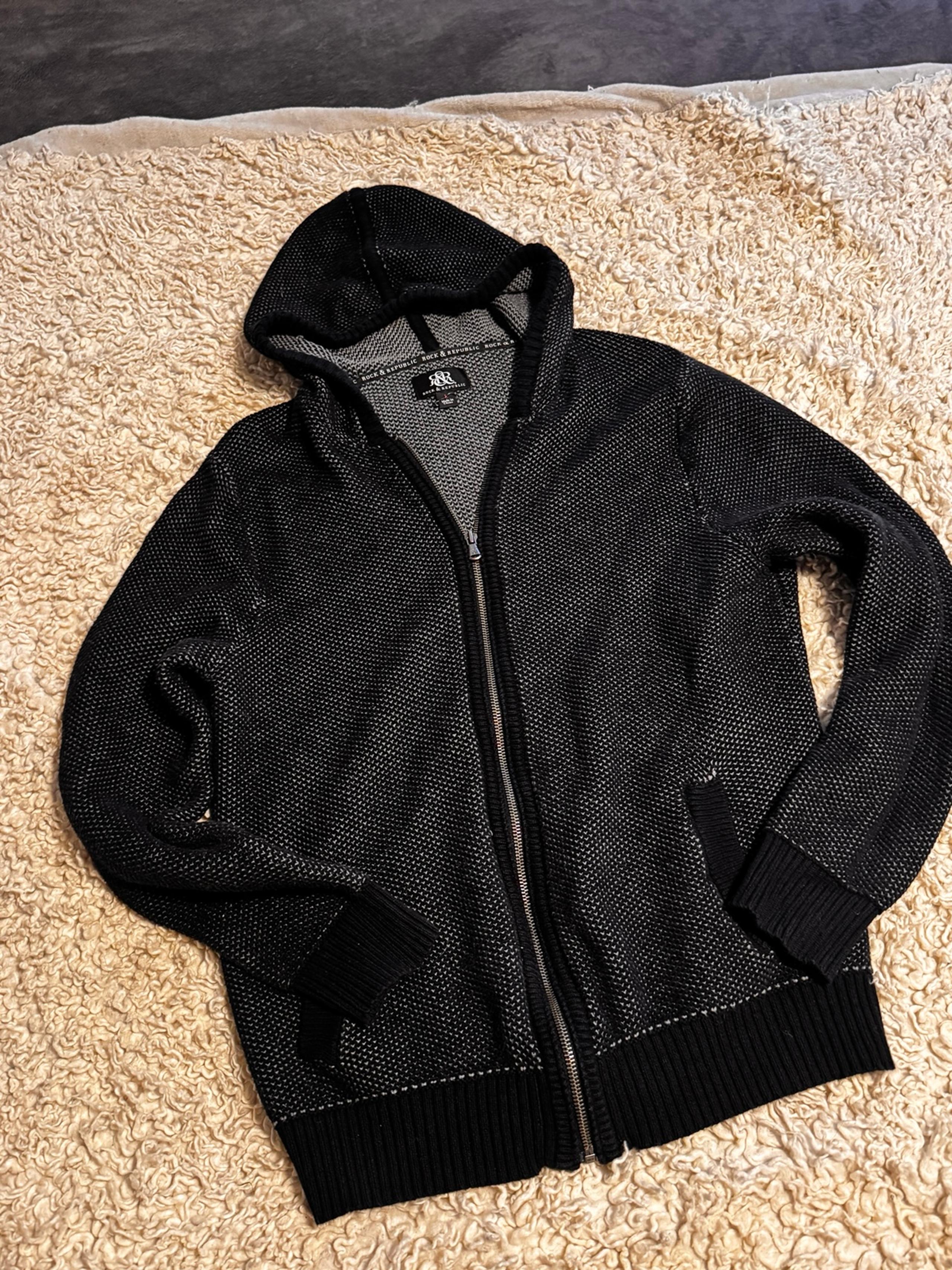 Rock & republic men’s knit hoodie