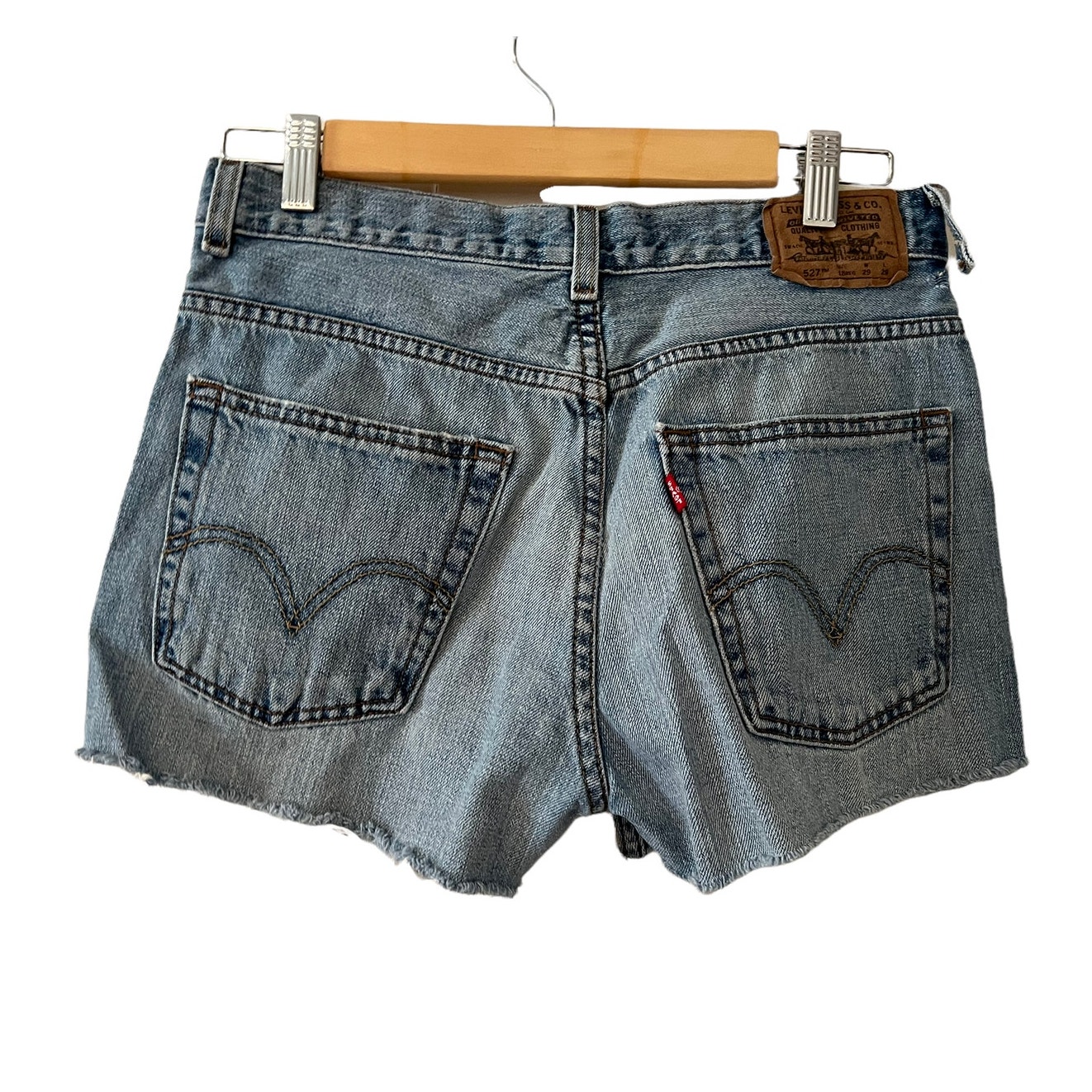 Vintage Levis lived in frayed hem denim jean shorts