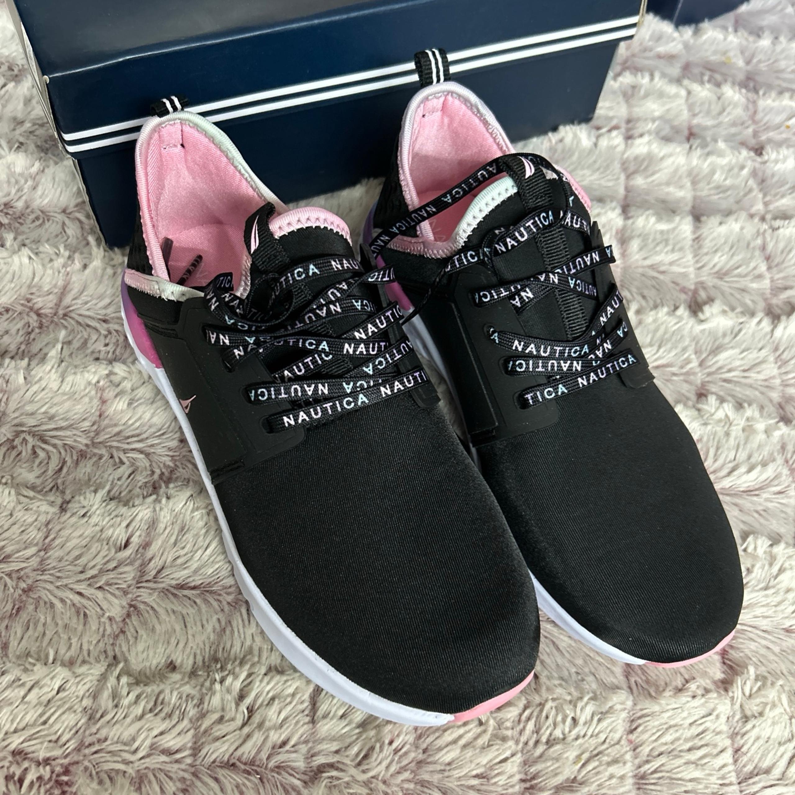 Girls Nautica Slip / Tie Sneakers Size 4
