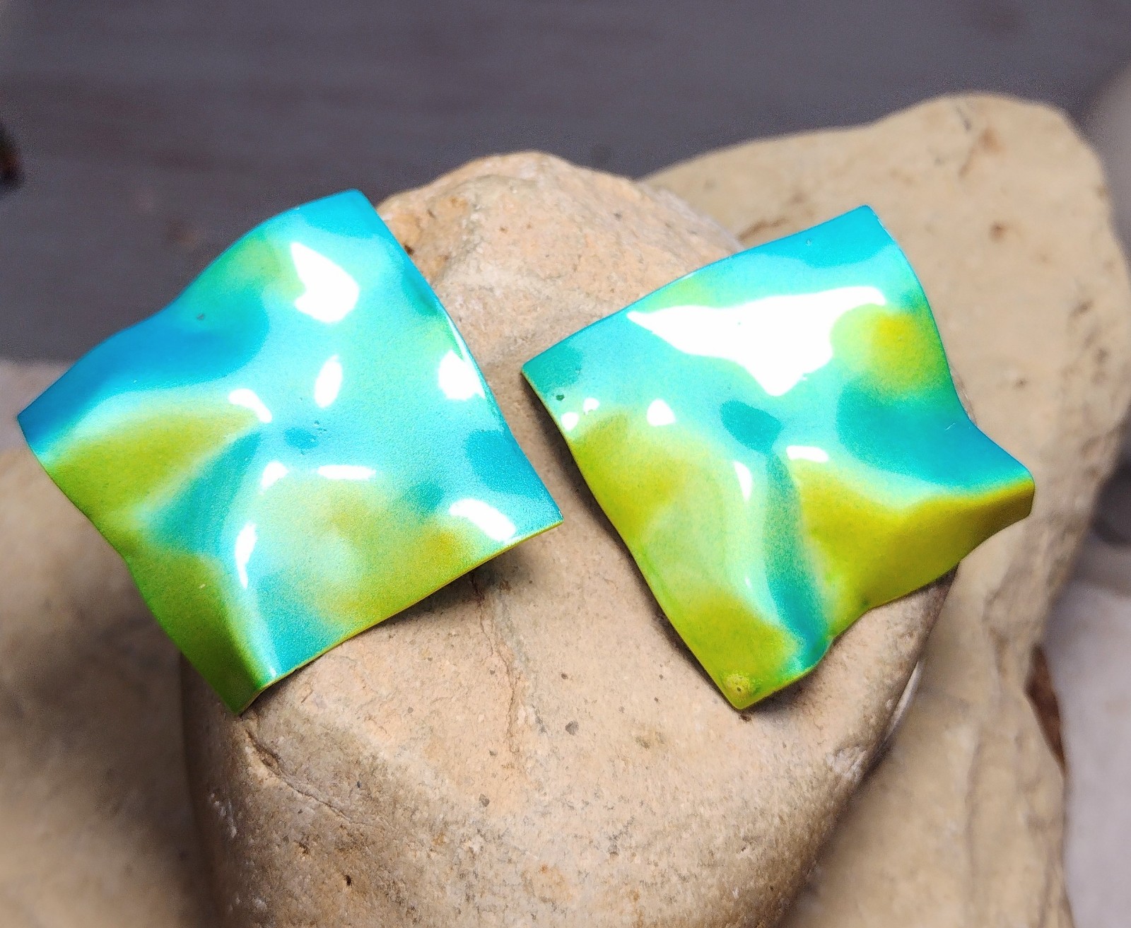 Vintage 80s Wavy Metal Enamel Modernist Pop Art Earrings