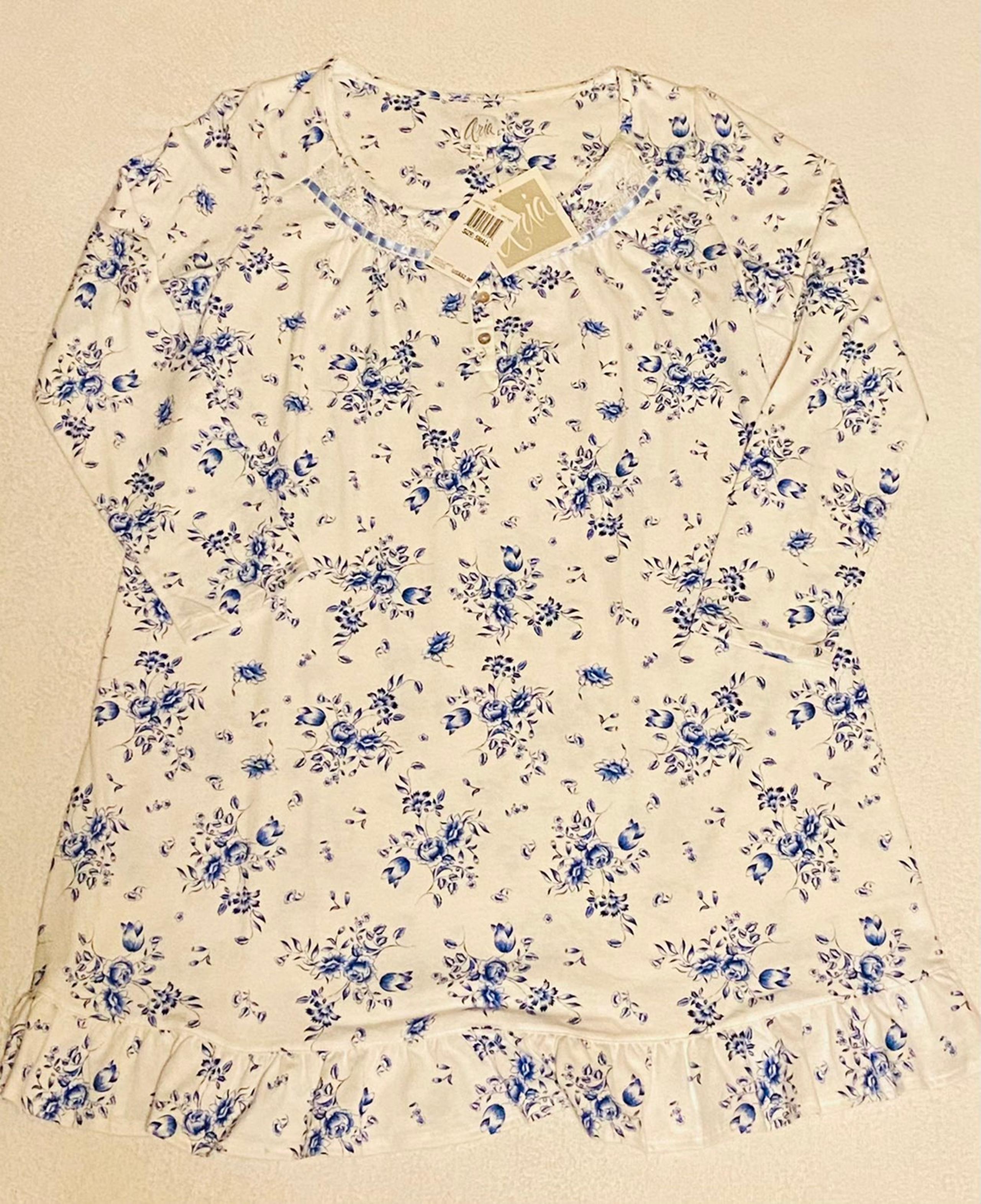 Aria Women’s Floral sleep Dress/ Sleep Shirt Size Small Cozy Long Sleeve
