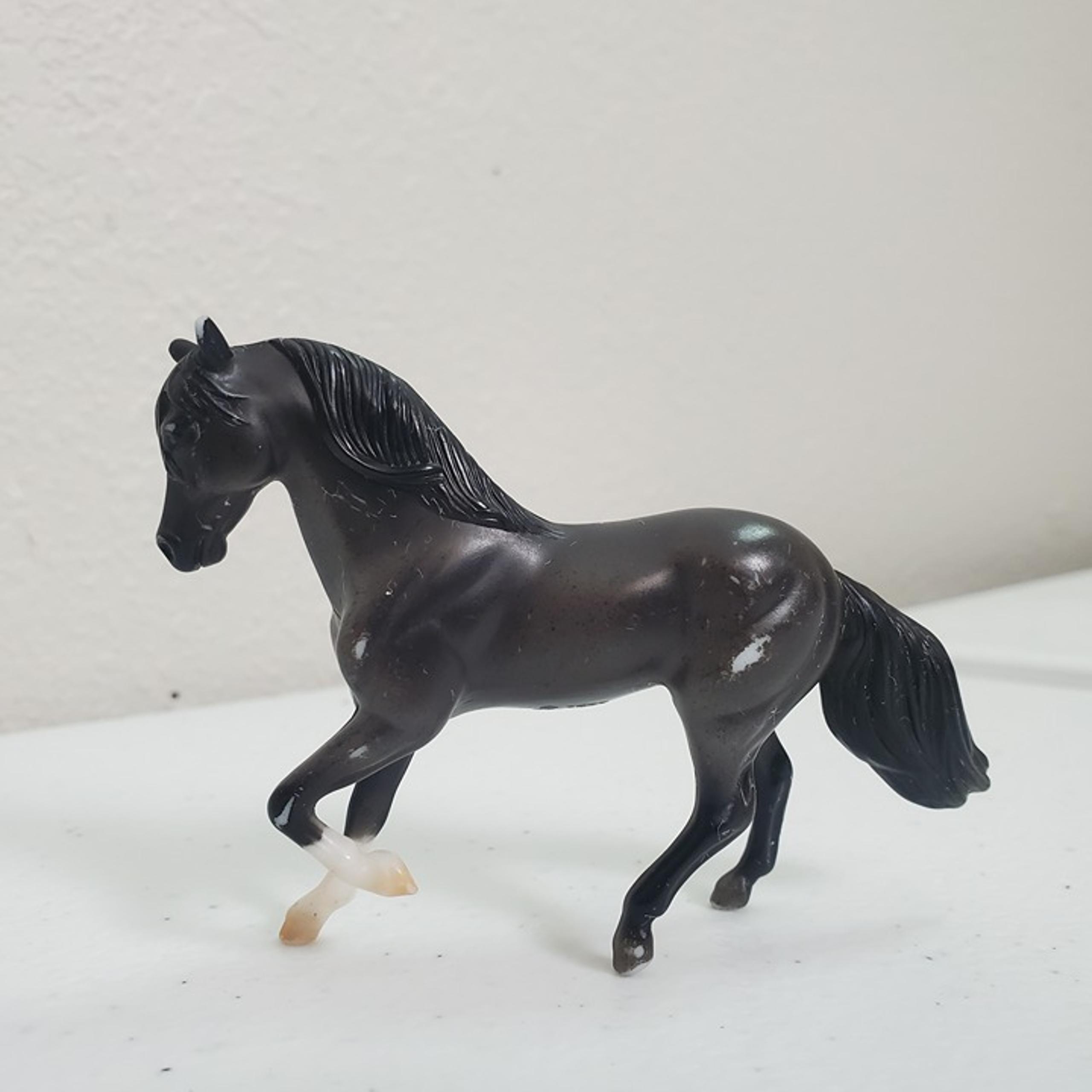 Breyer Reeves Horse Figure Dark Grey Black 1999 Farm Animal Figure