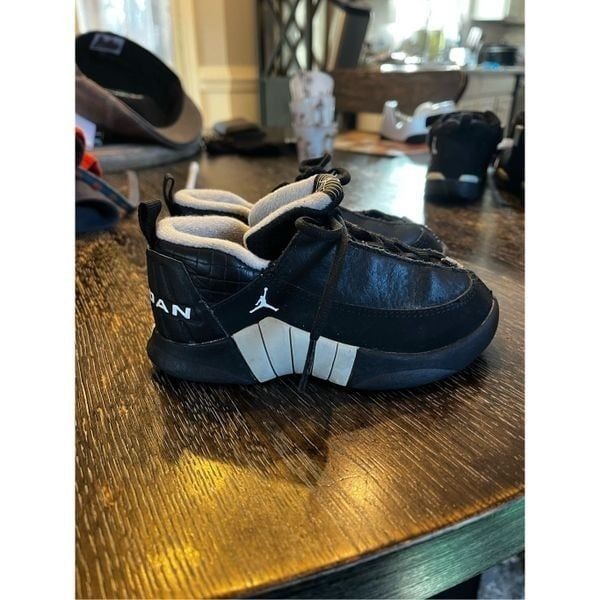 Vintage 2000 Nike Air Jordan 15 black leather & Gray Boys Shoes sz 8C