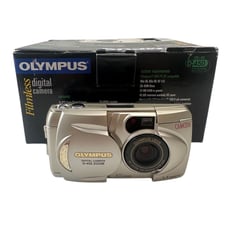 Vintage Olympus D-450 Zoom Digital Camera 1.3MP Film-less 3x Optical Zoom