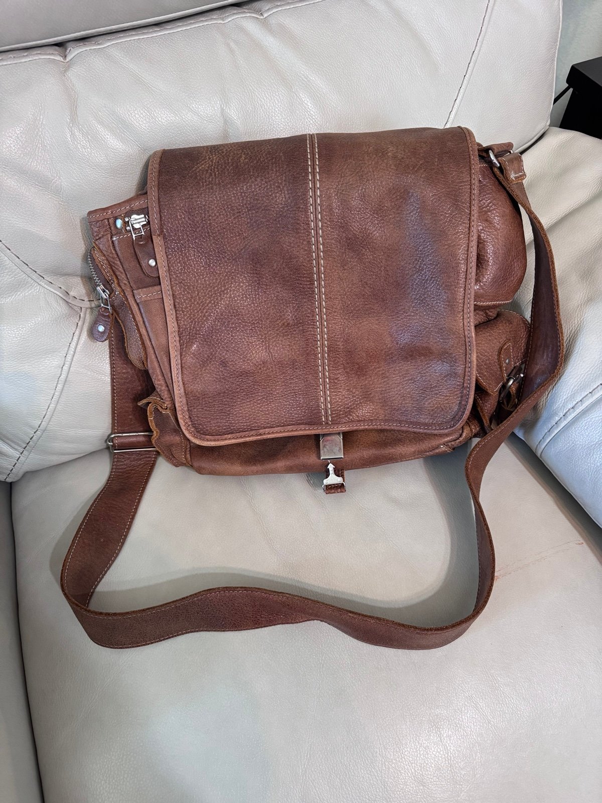 ROOTS Leather laptop bag!