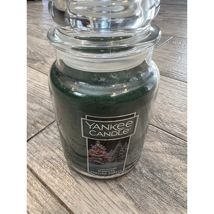 Yankee Candle MAGICAL FROSTED FOREST Large Jar 22 Oz Green Winter Christmas Wax