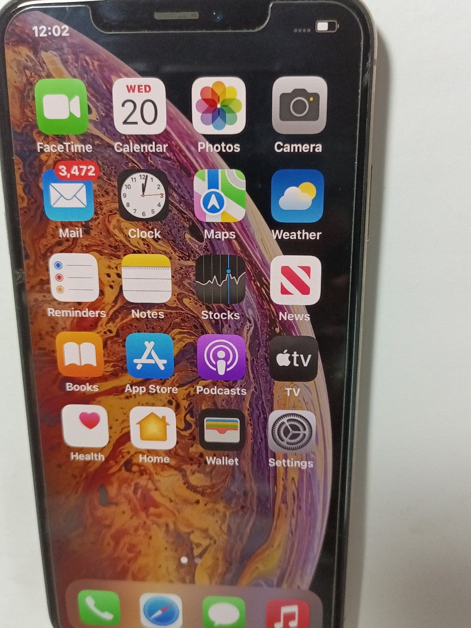 Apple iPhone XS Max 64 GB ROM, 4 GB RAM in excellent condition.