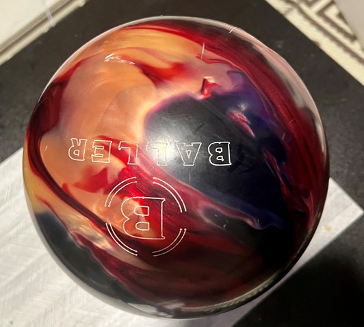 COLUMBIA 300 BALLER BOWLING BALL 15 LBS USED EXCELLENT CONDITION