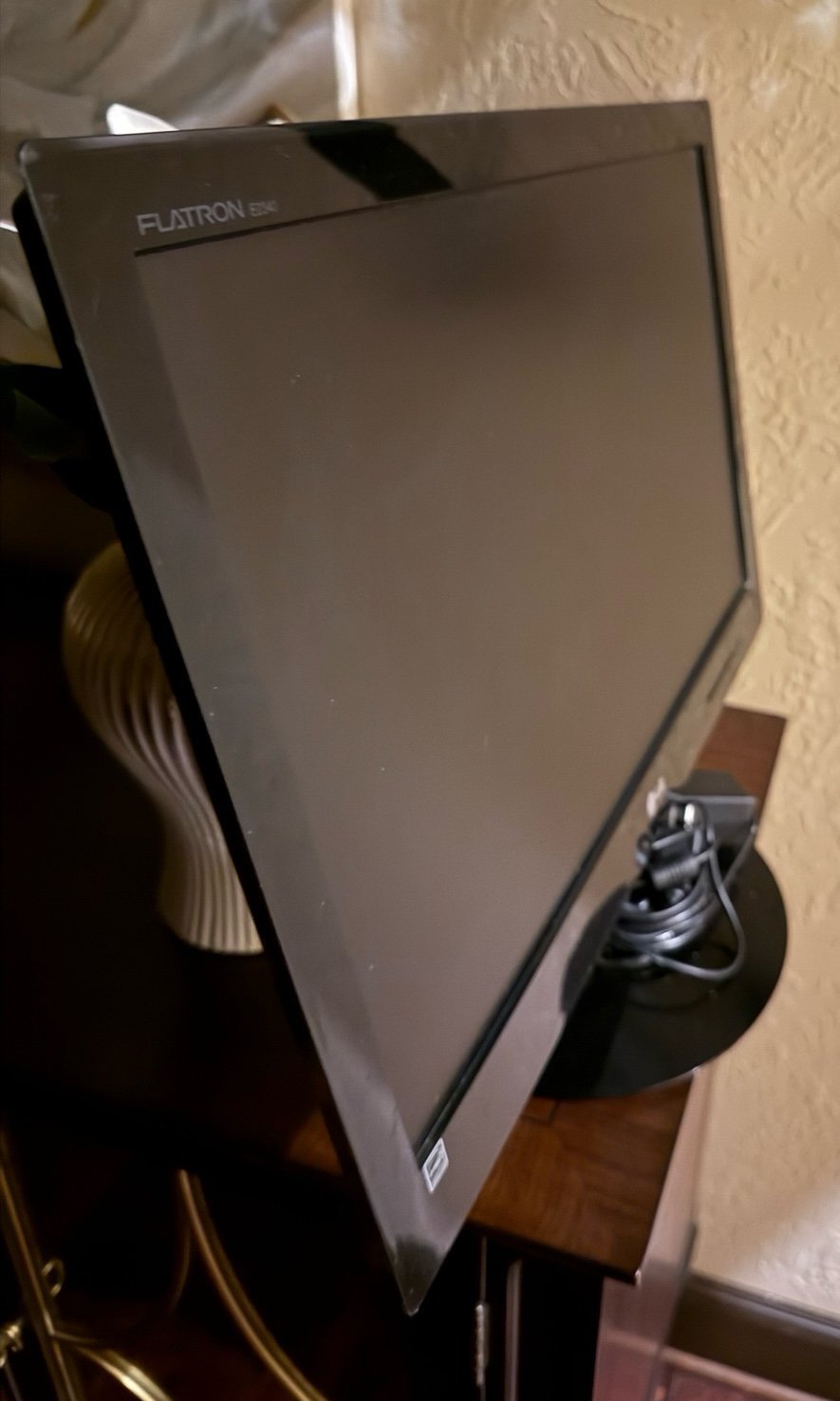 LG Flatron 23” LED Monitor - E2340V - Power Supply - Excellent Condition