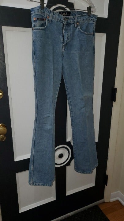 VINTAGE L.E.I. BELL BOTTOM JEANS. MEDIUM BLUE. SIZE 11.