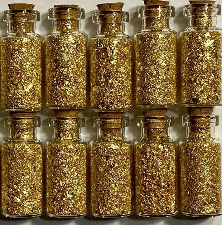 10 Bottles of Large Gold Flakes