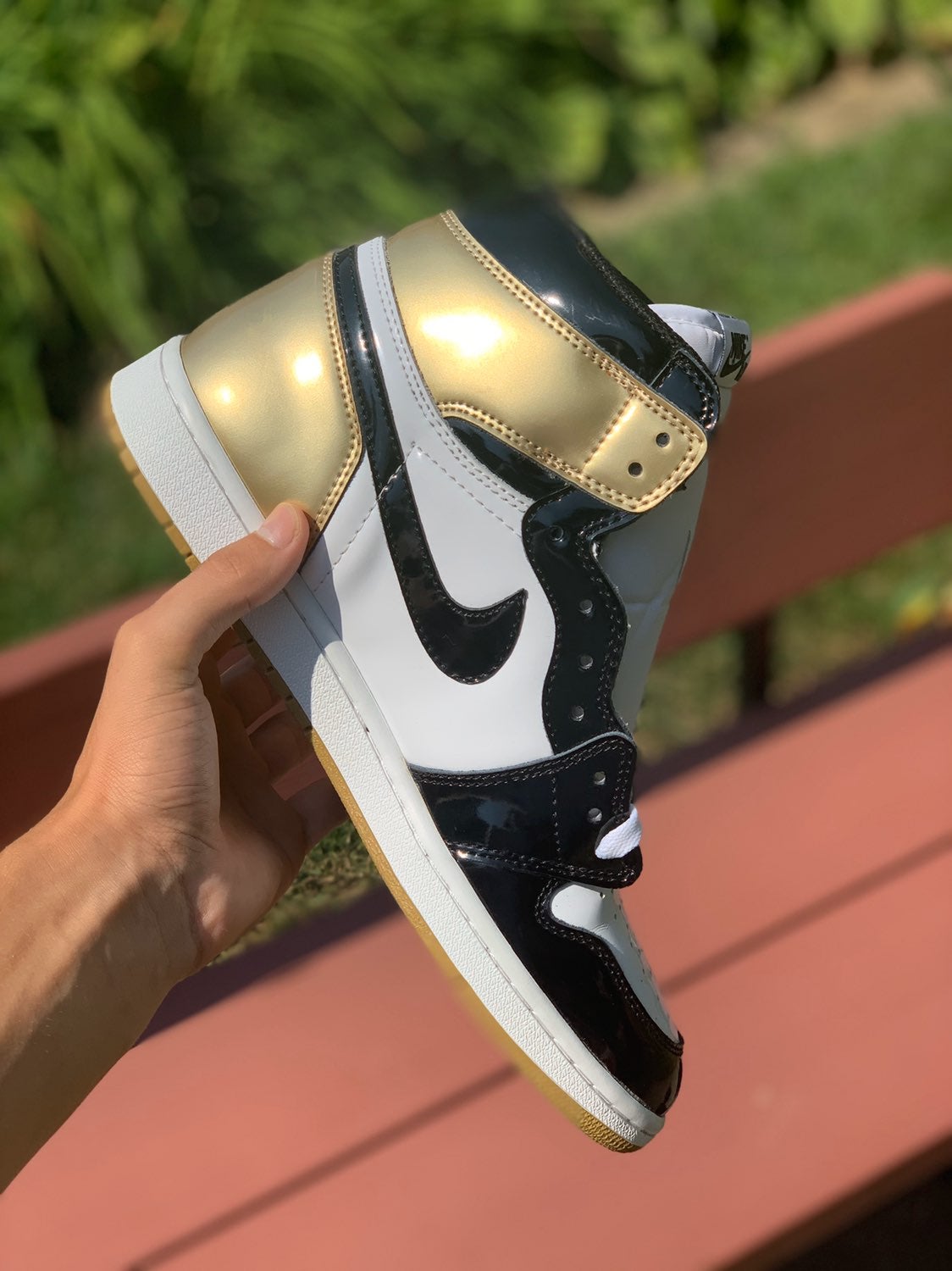 Jordan 1 'Gold Top 3' Size 9.5