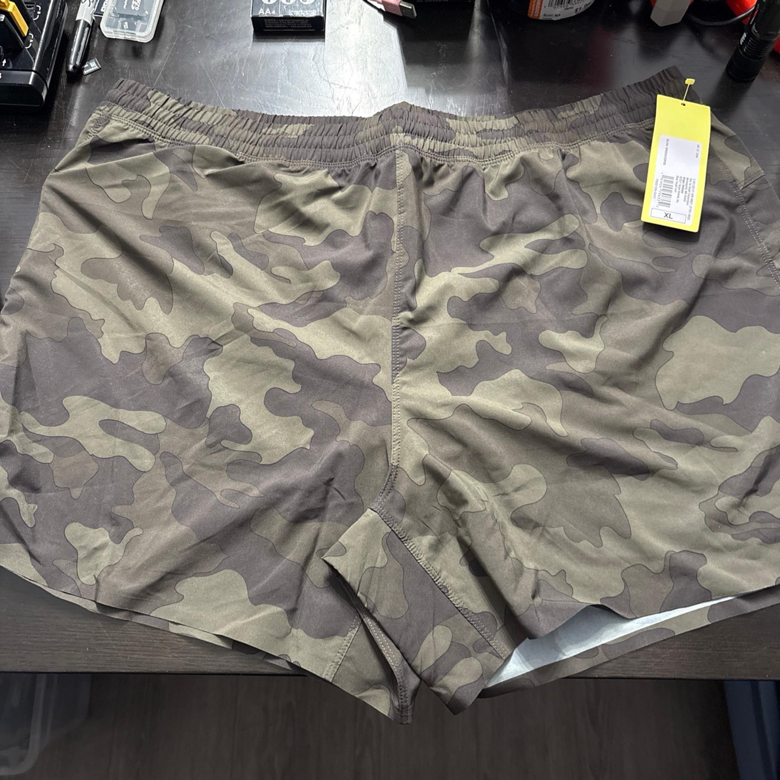 Men’s Camo Shorts Board Shorts Swim Trunks Built in Under Pant Sz XL New w/Tags