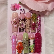Press on nails