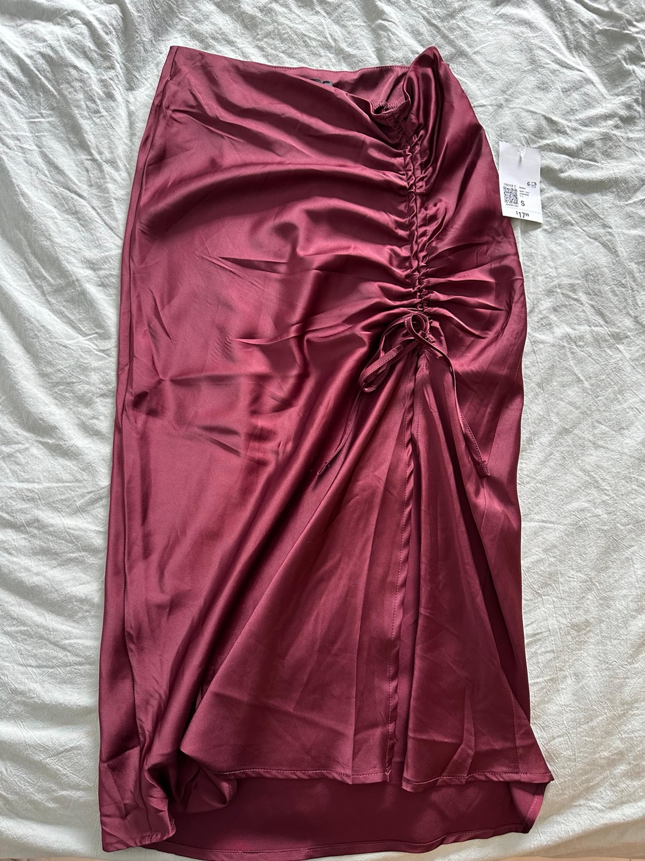 Forever21 burgundy adjustable midi skirt
