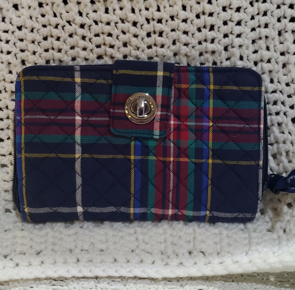 New Vera Bradley RFID Tartan Plaid 2022 Turnlock Wallet in Cotton New With Tags